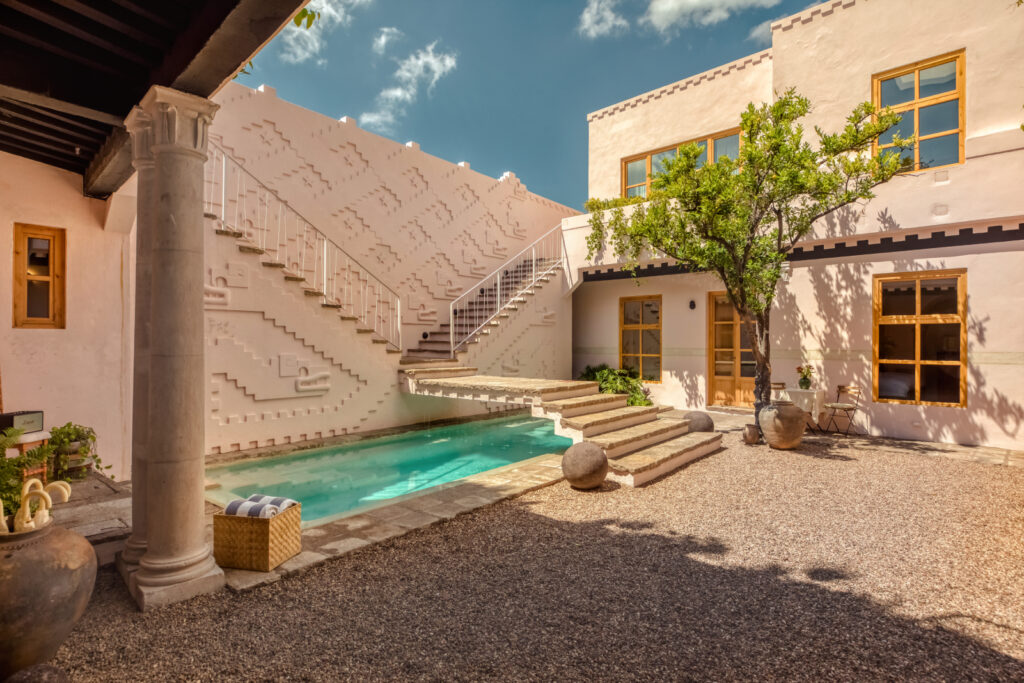 la valise san miguel de allende exterior featuring aztec patterned wall